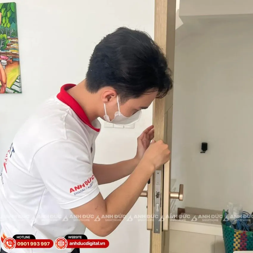 g&oacute;i lắp đặt kho&aacute; tại nh&agrave;