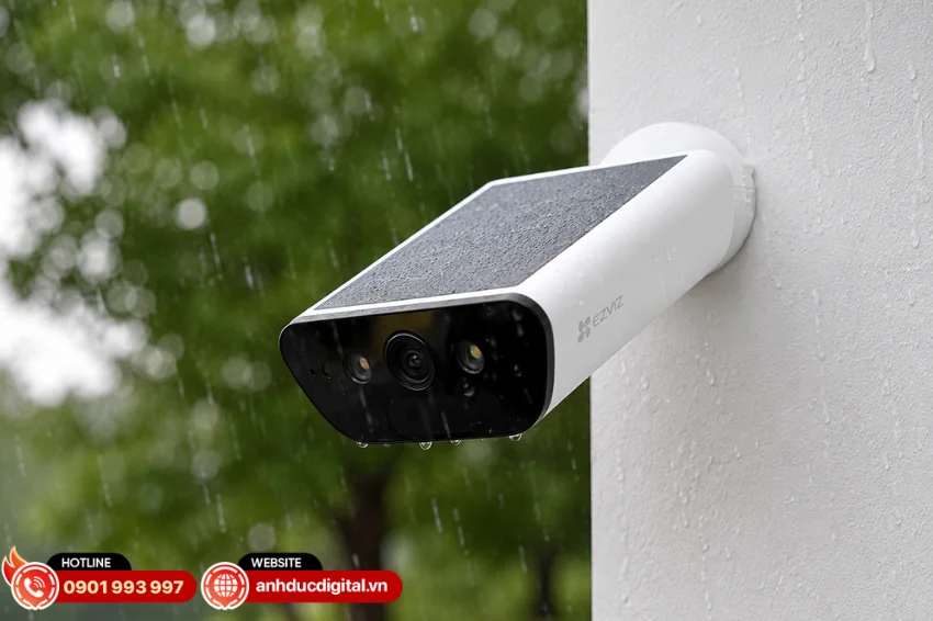 EZVIZ CB5 hỗ trợ thẻ nhớ MicroSD dung lượng lớn v&agrave; đạt chuẩn chống bụi, chống nước IP65