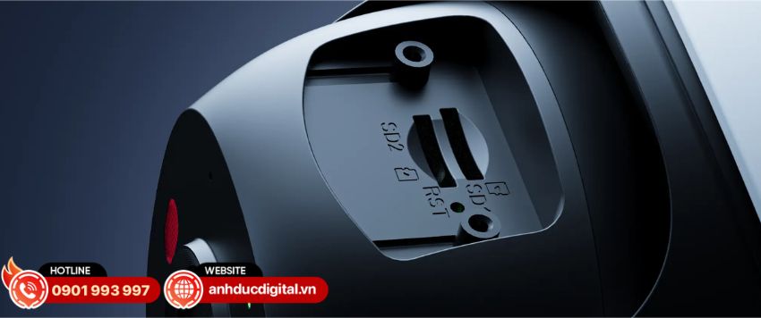 Cruiser Triple 11MP được trang bị 2 khe Micro SD, mỗi khe hỗ trợ thẻ nhớ tối đa 512GB
