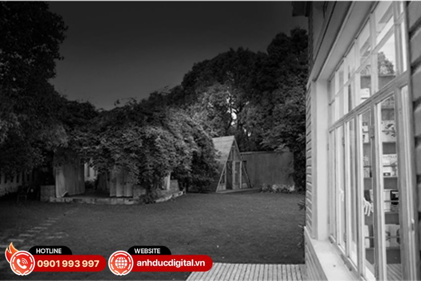 Chế độ đèn hồng ngoại đen trắng của Ezviz H80f Multi 2K⁺