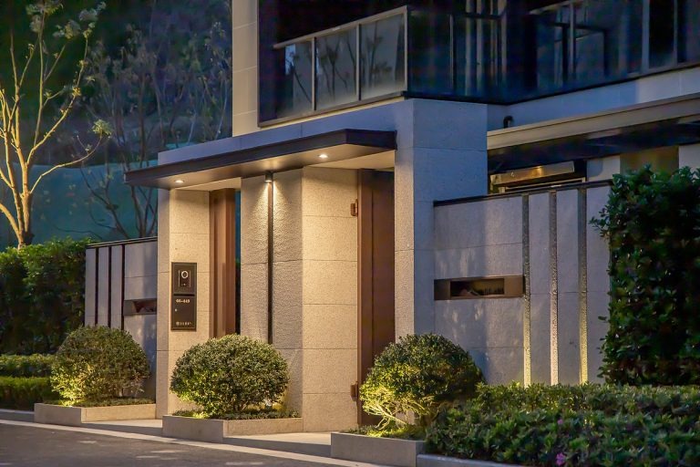 Tính ứng dụng của đèn Lumi Spotlight âm trần 9w chống nước