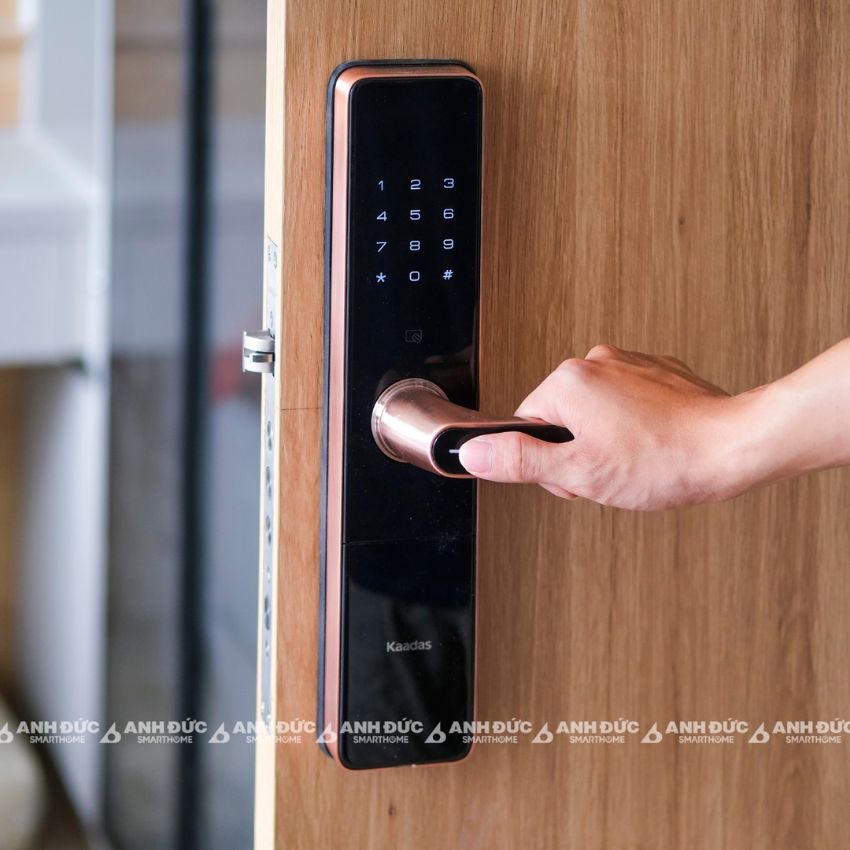 Khóa cửa thông minh Kaadas thiết kế cao cấp phù hợp biệt thự và nhà phố sang trọng