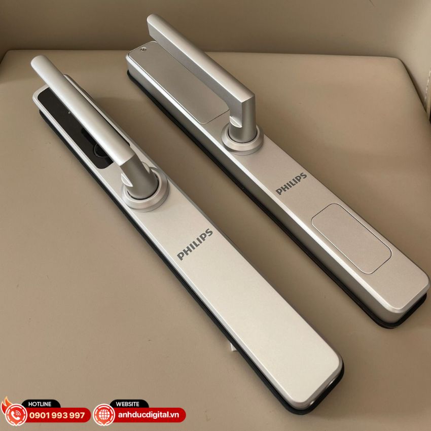 Khóa cửa thông minh Philips lắp đặt trên cửa gỗ nhà phố tại Đà Nẵng