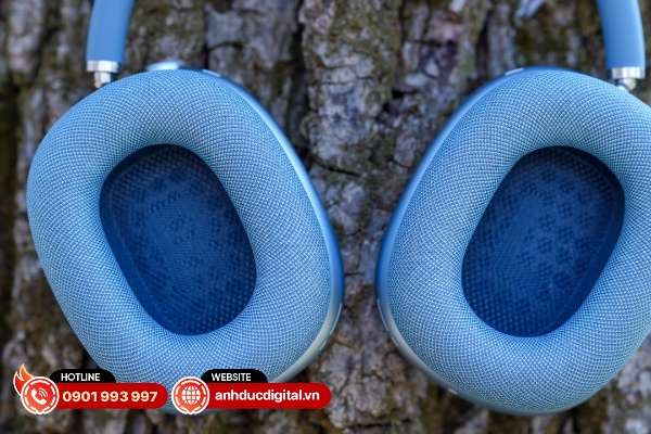 Phần chụp tai của AirPods Max 2 ôm trọn tai nhẹ nhàng và cách âm tốt