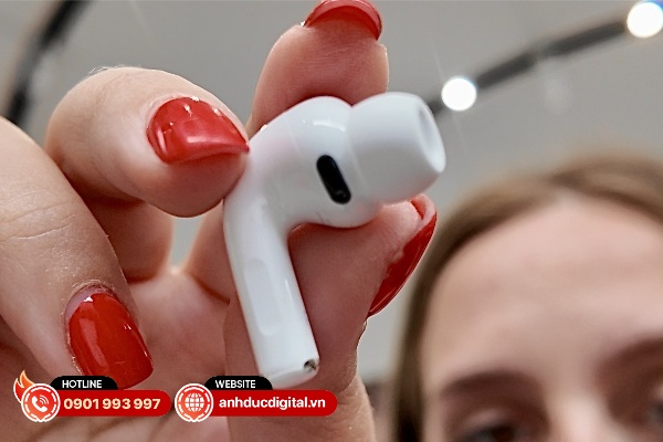 Nhờ âm trường rộng, AirPods Pro 3 có khả năng xử lý nhiều dòng nhạc ấn tượng