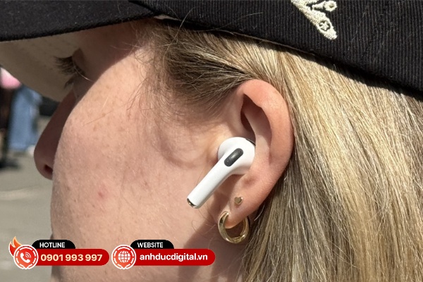 Micro chùm tia của AirPods Pro 3 có thể tách bạch giọng nói và giảm ồn ở môi trường xung quanh