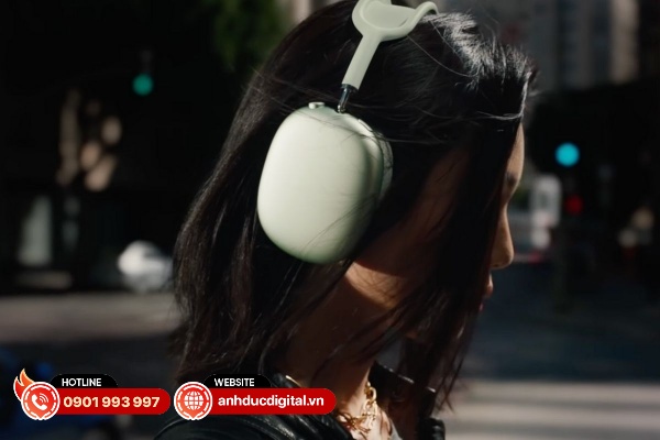 Tính năng âm thanh thích ứng tự động điều chỉnh mức độ khử ồn chủ động và xuyên âm