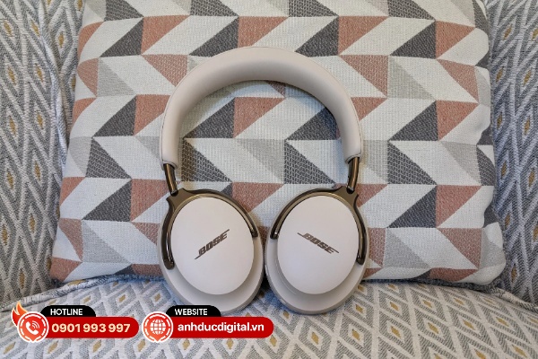 Cả hai tai nghe đều hỗ trợ tính năng Custom Tune sẽ tự động hiệu chỉnh âm thanh
