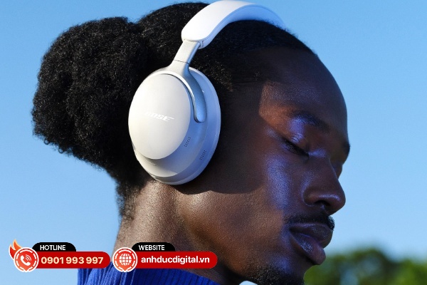 Cả hai thế hệ tai nghe Bose QuietComfort Ultra Headphones làm rất tốt việc loại bỏ tiếng ồn