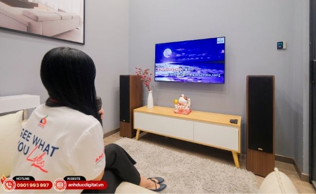 Giọng dày, dễ hát, ít cần chỉnh nhiều.