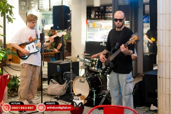 Hệ thống âm thanh biểu diễn cơ động mang lại chất âm rõ ràng, bass chắc, vận hành ổn định và linh hoạt cho nhiều chương trình