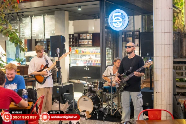 Âm thanh biểu diễn cơ động cho nhà hàng Brewhaha