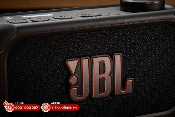 JBL BandBox Solo có âm lượng lớn vượt xa kích thước của nó