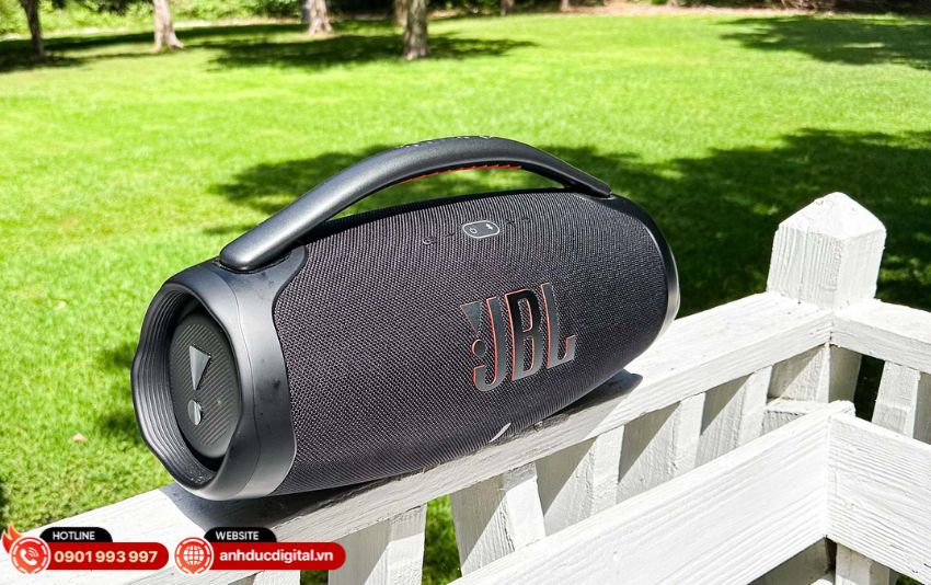 JBL Boombox 3 công suất 180W với 3 đường tiếng