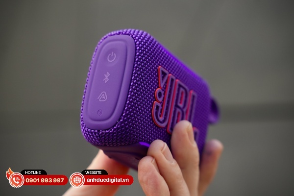 JBL Go 5 được bổ sung thêm nút AirTouch nằm phía dưới để ghép nối hai loa ngay lập tức