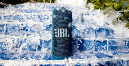 Đánh giá JBL Grip – Hãy “cầm” lấy âm thanh và tận hưởng
