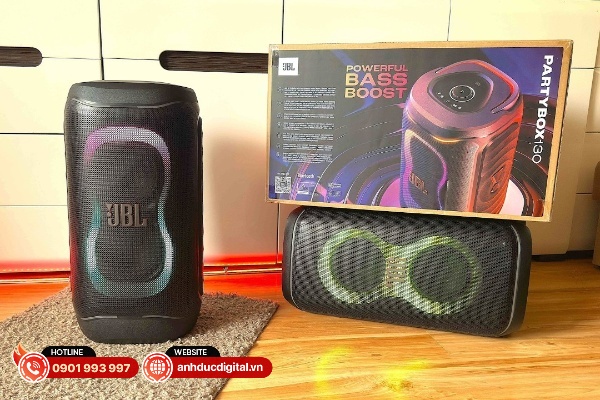 JBL PartyBox 130 với dải đèn LED dạng vòng mới lạ hơn so với dạng vòng số 8 bao quanh loa