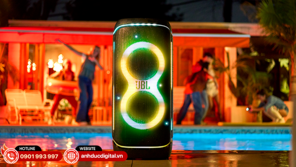 JBL PartyBox 720 có chuẩn chống nước IPX4, hoạt động bền bỉ và ổn định trong mọi không gian