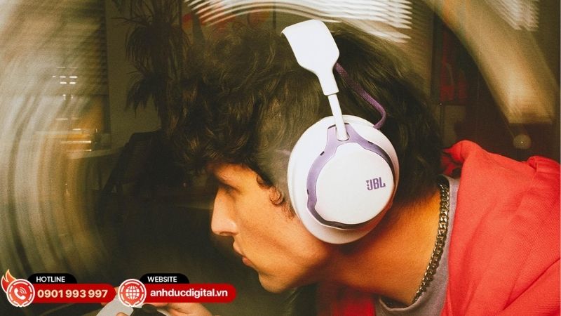 jbl-quantum-series-moi-4