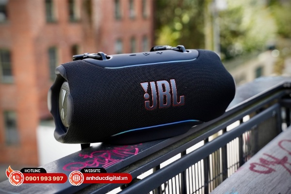 JBL Xtreme 5 thực sự truyền tải được nguồn năng lượng bất tận của mỗi bài hát với âm trầm mạnh mẽ