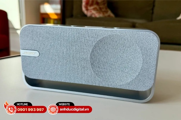 Bose SoundLink Home có không gian lan tỏa âm thanh có thể bao phủ phòng khách hay phòng ngủ cỡ vừa