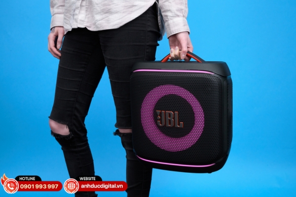 JBL PartyBox Encore 2 là loa karaoke xách tay 100W mạnh mẽ, kèm 2 micro không dây và đèn LED sống động cho mọi bữa tiệc.