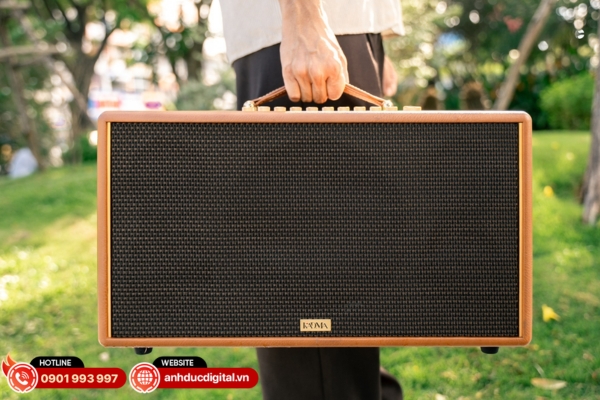 Kadma KS68 là loa karaoke xách tay 300W mạnh mẽ, âm thanh 2.1 Stereo sống động, phù hợp cho tiệc và không gian lớn