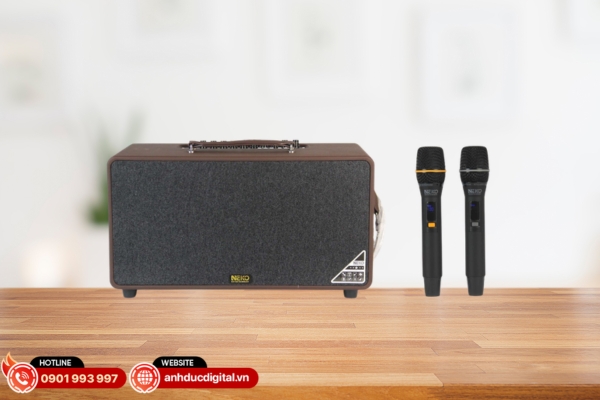 NEKO NK800 là loa karaoke xách tay 120W gọn nhẹ, âm thanh rõ nét và micro không dây bắt tiếng xa, phù hợp cho tiệc gia đình và dã ngoại