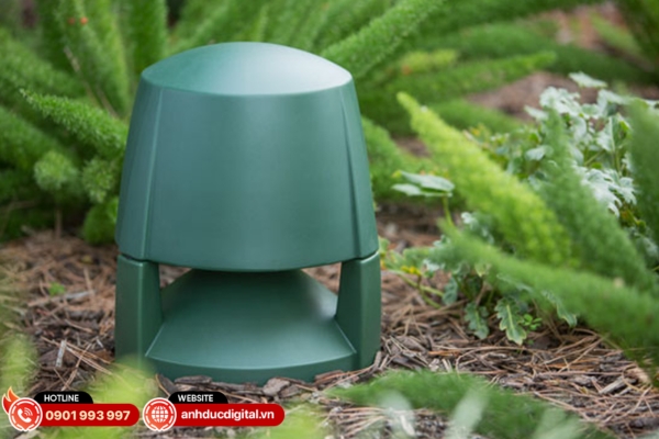 JBL Control 85M là loa ngoài trời 2 đường tiếng cho âm thanh rõ ràng và phủ rộng trong không gian mở
