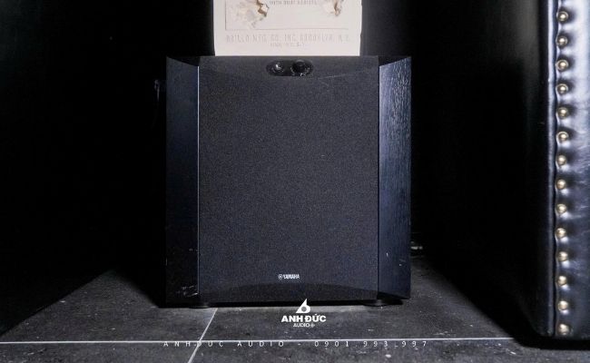Loa sub nhỏ gọn, âm bass mạnh mẽ, phù hợp cho không gian gia đình