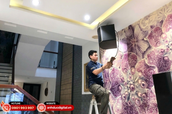 Đội ngũ kỹ thuật lắp đặt chuyên nghiệp, căn chỉnh chuẩn xác giúp hệ thống hoạt động ổn định và tối ưu âm thanh