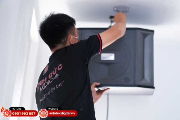 Lắp đặt loa karaoke treo tường đúng cách giúp tăng hiệu quả phủ âm và tính thẩm mỹ cho không gian