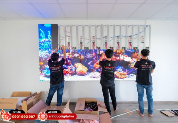 Quá trình thi công hệ thống âm thanh và màn hình LED tại Trường mầm non Tuệ Đức được thực hiện chuẩn kỹ thuật, đảm bảo an toàn và vận hành ổn định