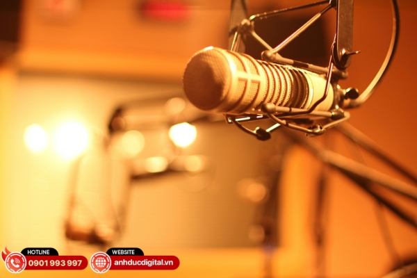 Chọn micro studio có chất lượng âm thanh rõ ràng, chi tiết và trung thực