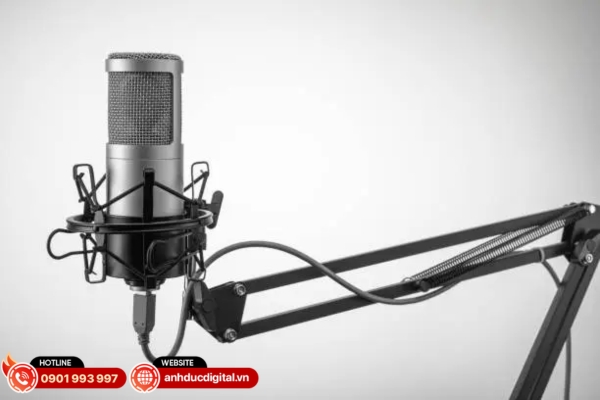 Chọn micro studio bền bỉ với thiết kế chắc chắn và tiện dụng