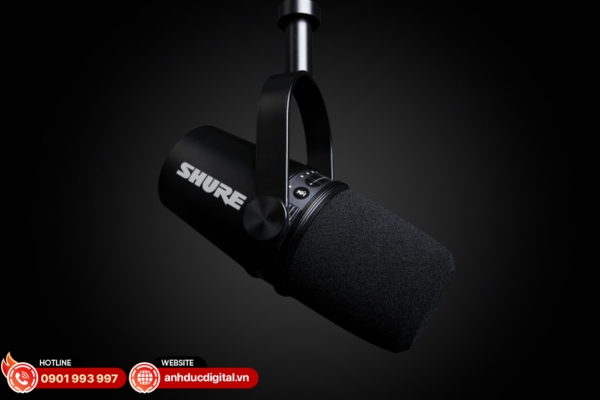 micro-hat-livestream-12