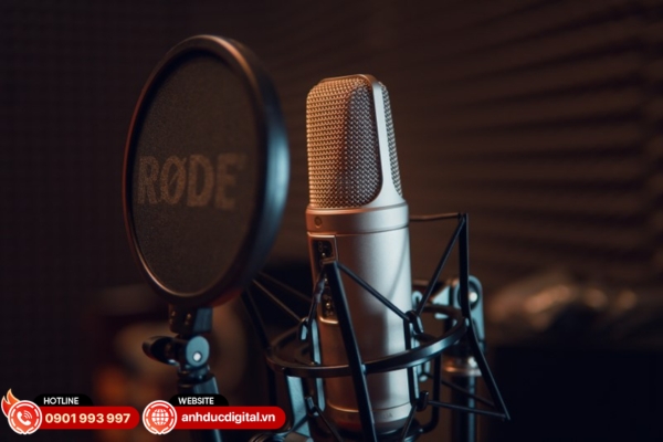 micro-hat-livestream-7