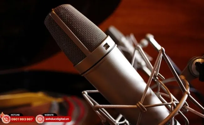 Khoảng cách và góc đặt micro phòng thu quyết định đến 40% chất lượng âm thanh đầu vào
