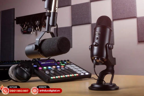 Chọn micro phù hợp nhu cầu, ưu tiên USB cho đơn giản hoặc XLR cho chất lượng thu podcast cao hơn