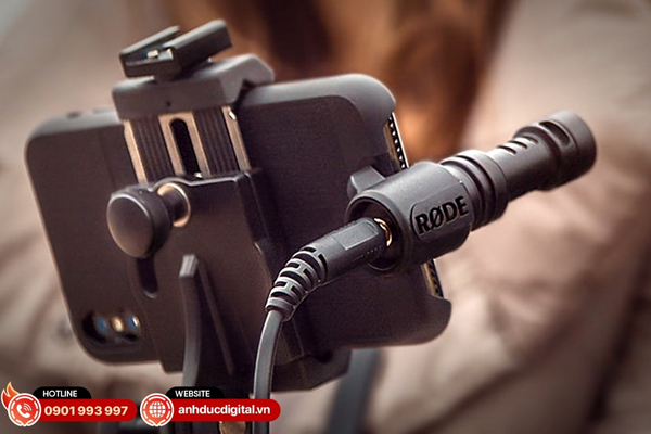 Rode VideoMic Me-L là micro shotgun nhỏ gọn cho iPhone Lightning, giúp nâng cao chất lượng âm thanh khi quay vlog và livestream