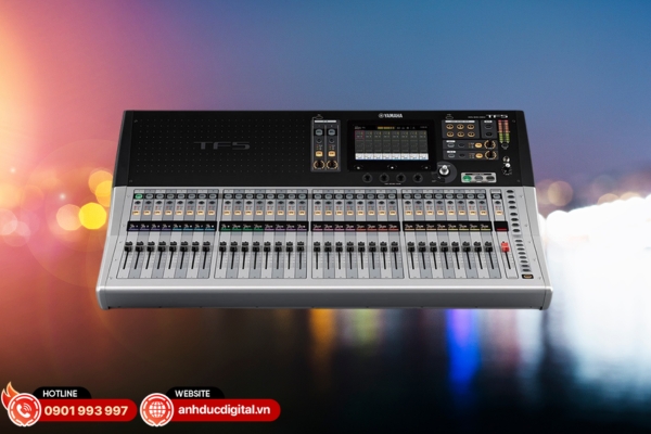Yamaha TF5 là mixer kỹ thuật số chuyên nghiệp, vận hành nhanh với fader motor và màn hình cảm ứng, phù hợp cho sân khấu và sự kiện
