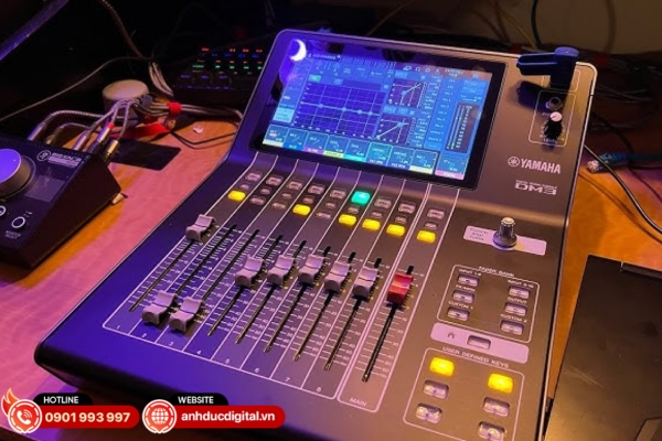 Mixer digital có thiết kế gọn nhẹ, tối ưu không gian lắp đặt và thuận tiện cho việc di chuyển