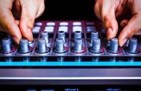 Mixer karaoke là gì? Tổng hợp 6 mixer karaoke đỉnh cao âm thanh