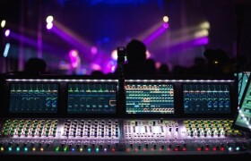 Mixer là gì? Khám phá chi tiết bàn trộn âm thanh từ A–Z