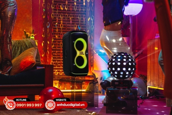 JBL PartyBox Stage 520 hứa hẹn giúp âm nhạc được tỏa sáng với nguồn năng lượng mạnh mẽ 