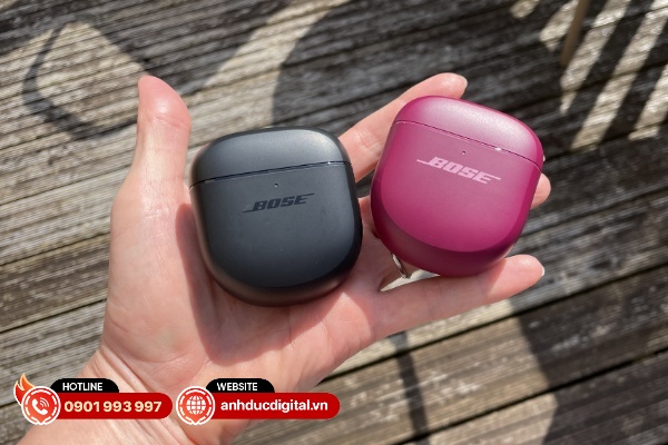 Bose QuietComfort Ultra Earbuds (2nd Gen) không có quá nhiều thay đổi về mặt thiết kế đối với cả tai nghe và hộp sạ