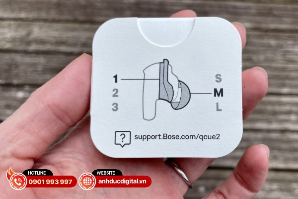 Bose vẫn chỉ cung cấp cho người dùng 3 kích thước đệm tai nghe cũng 3 loại đệm vành tai khác nhau