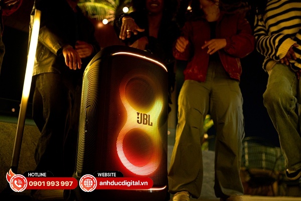 JBL PartyBox 520 có tùy chọn Deep cho âm trầm sâu và Punchy để âm trung sống động hơn