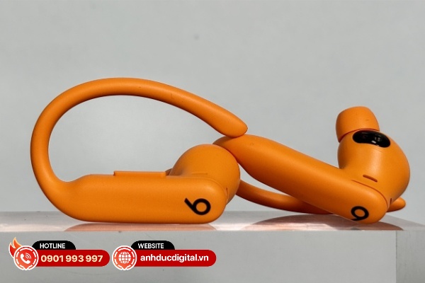 Powerbeats Pro 2 truyền tải nguồn năng lượng mạnh mẽ với âm trầm tuyệt vời và các quãng âm còn lại được xử lý tốt