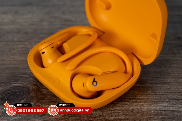 Powerbeats Pro 2 có thời lượng pin lên đến 10 tiếng cho một lần sạc đầy